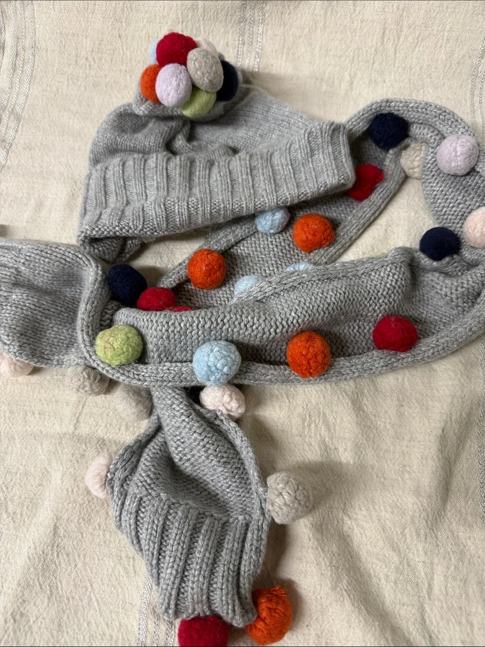 GAP Light Gray Knit Hat and Pom-Pom Holiday Scarf Set